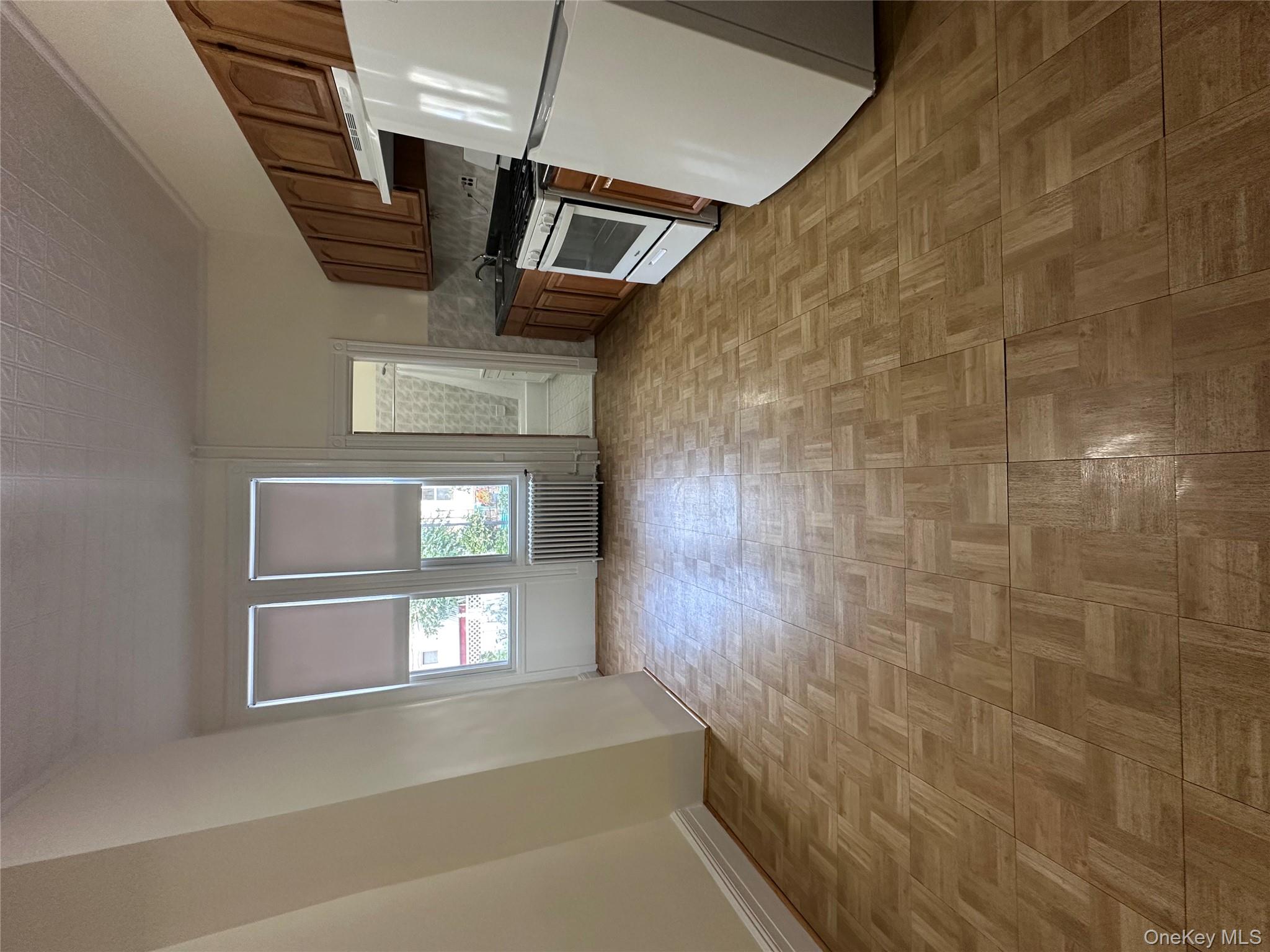 #4 photo, 1939 Gates Avenue, Ridgewood , NY 11385