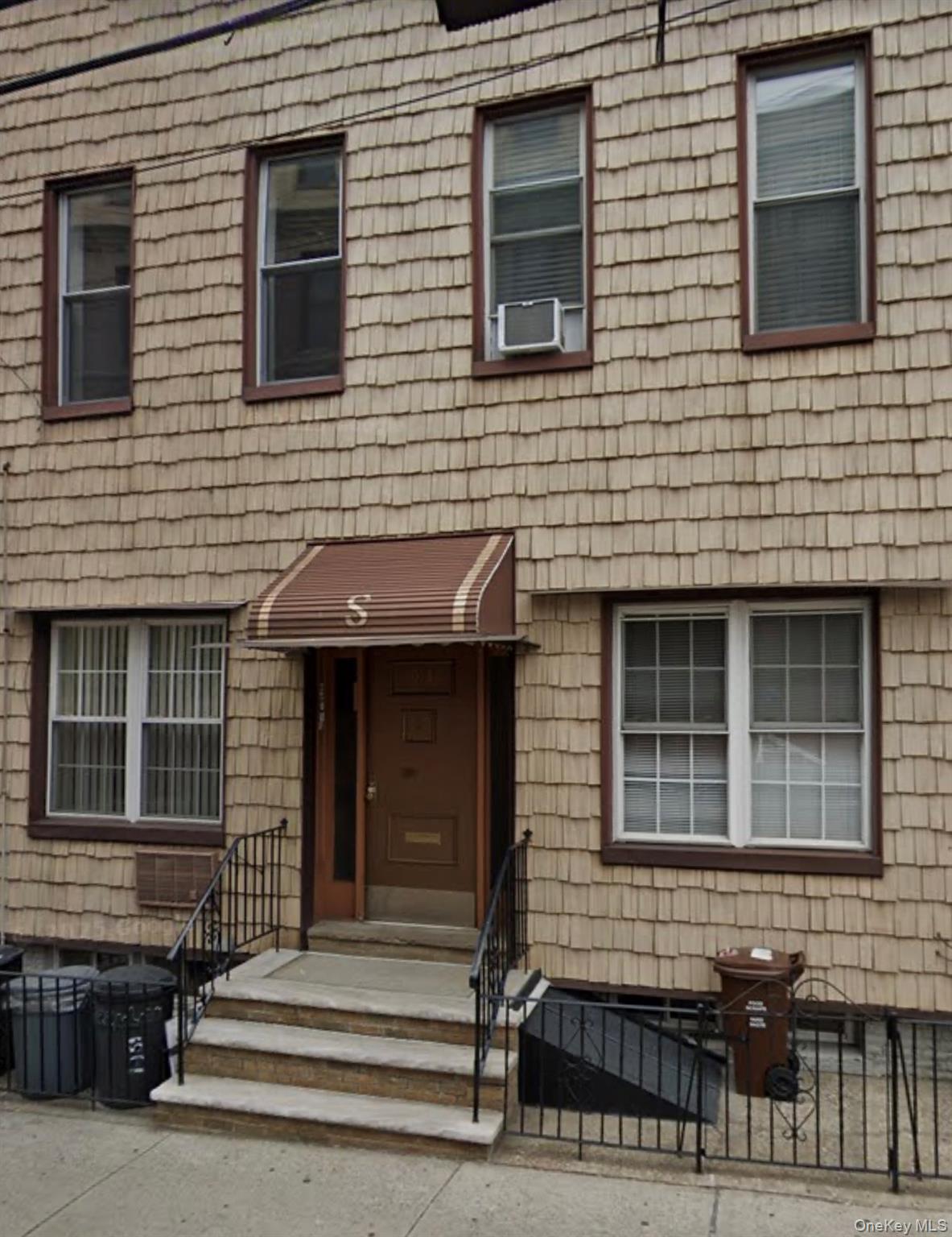 #5 photo, 1939 Gates Avenue, Ridgewood , NY 11385