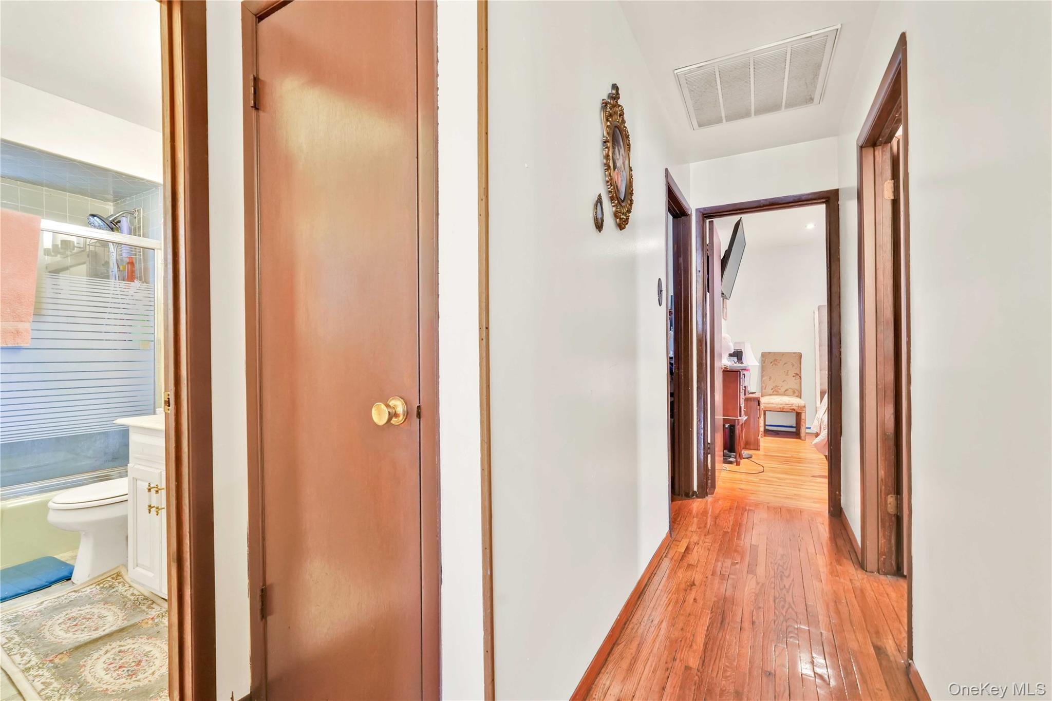 #11 photo, 12815 133rd Avenue, كوينز Ozone Park , NY 11420