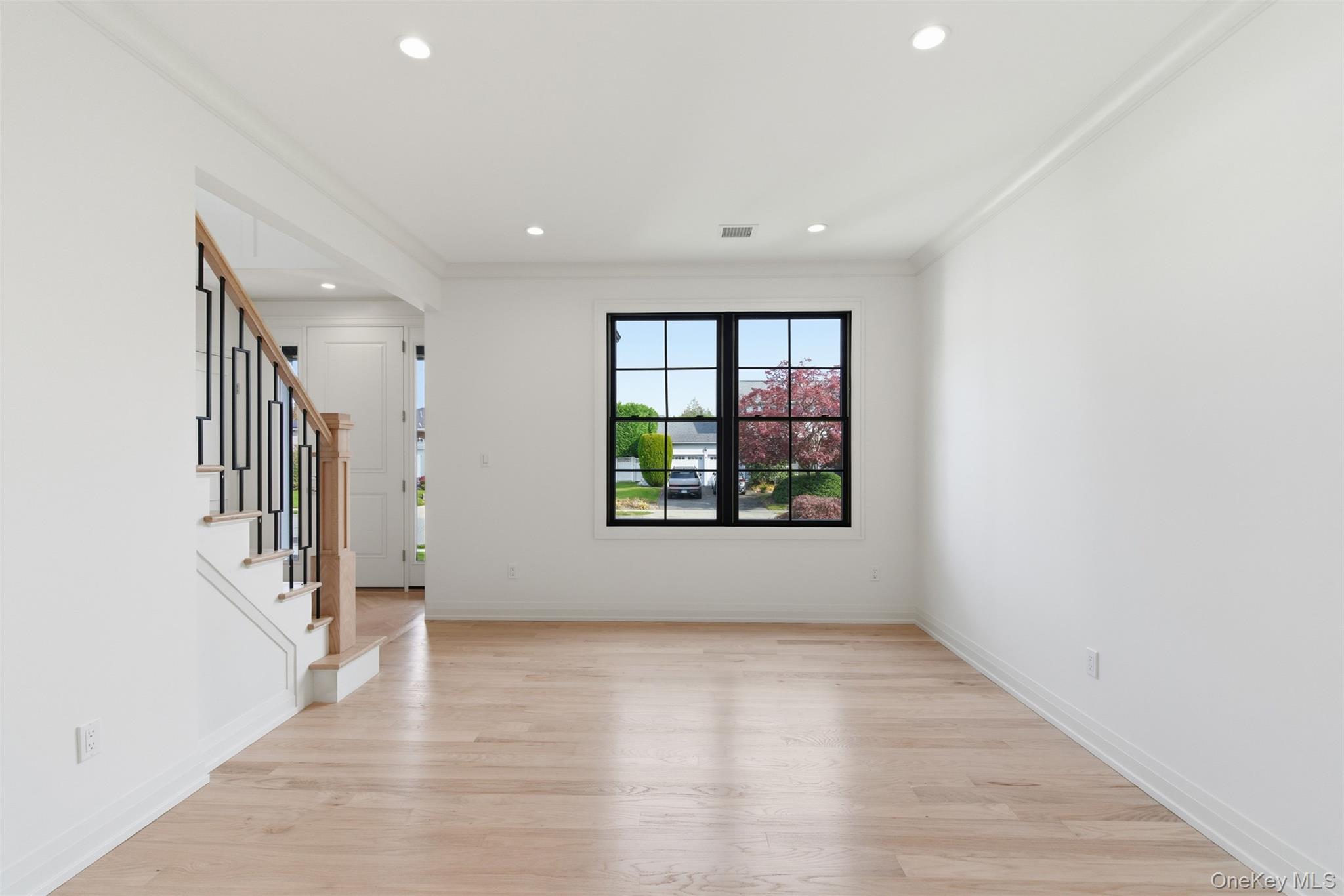 #10 photo, 16 Otsego Place, Jericho , NY 11753