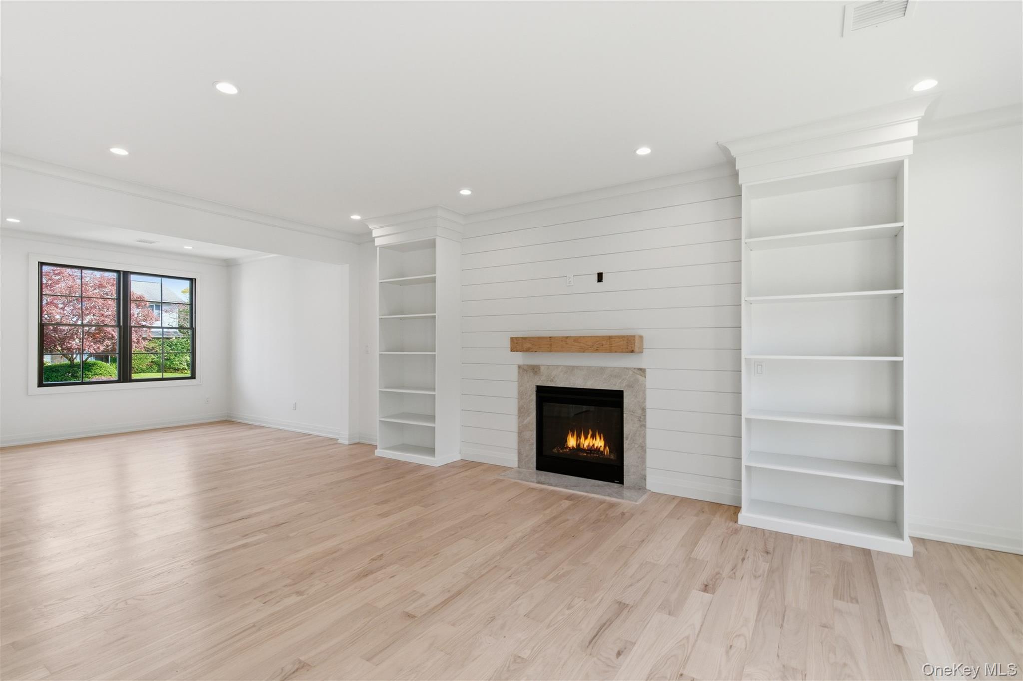 #12 photo, 16 Otsego Place, Jericho , NY 11753