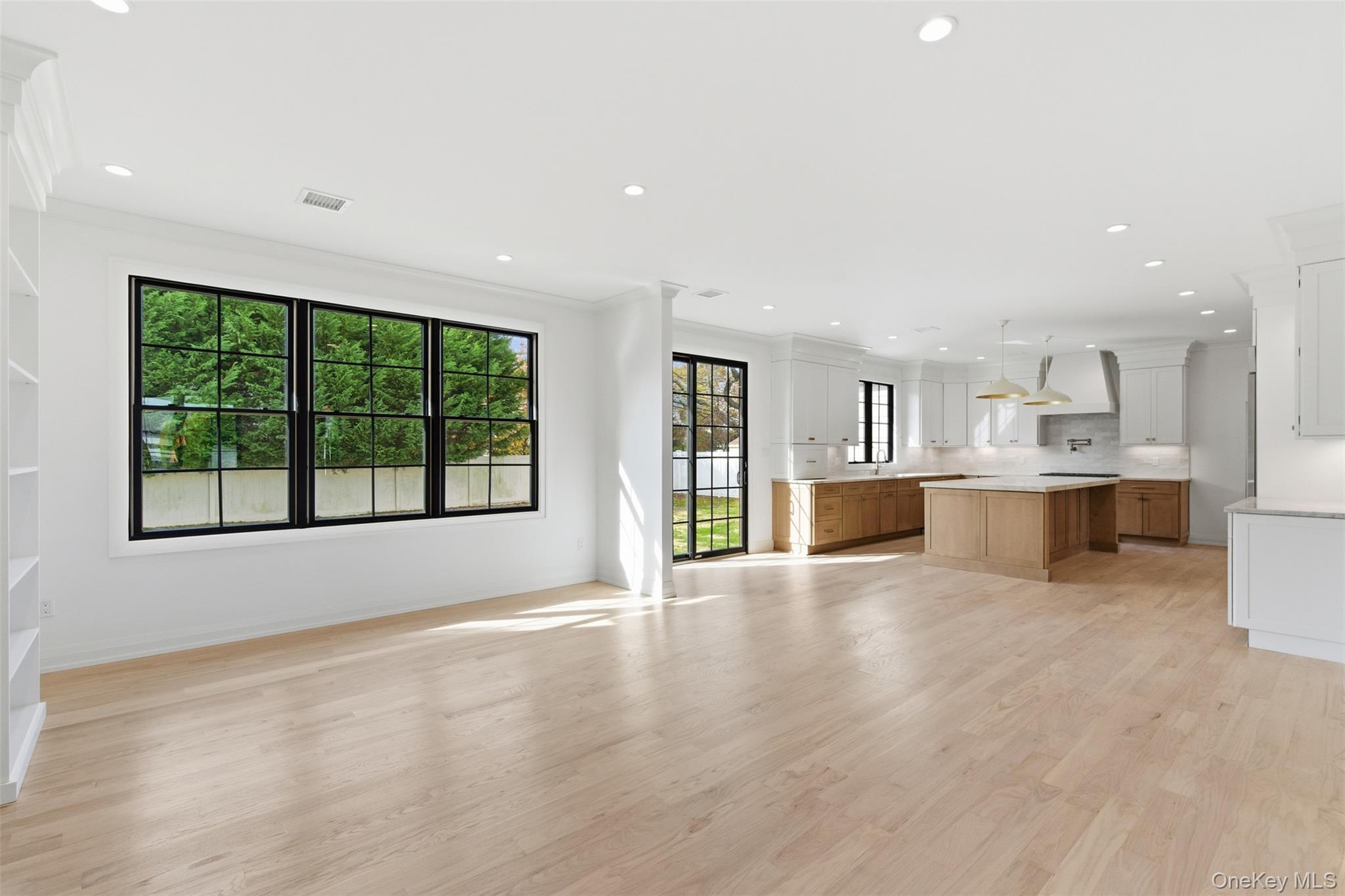 #13 photo, 16 Otsego Place, Jericho , NY 11753