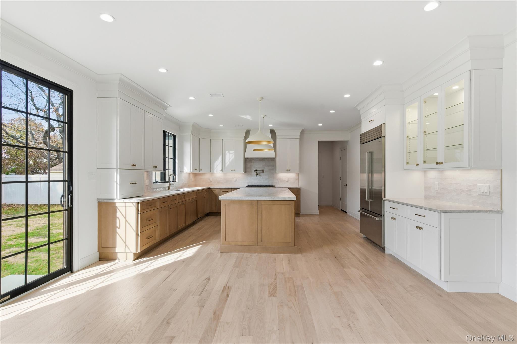 #14 photo, 16 Otsego Place, Jericho , NY 11753