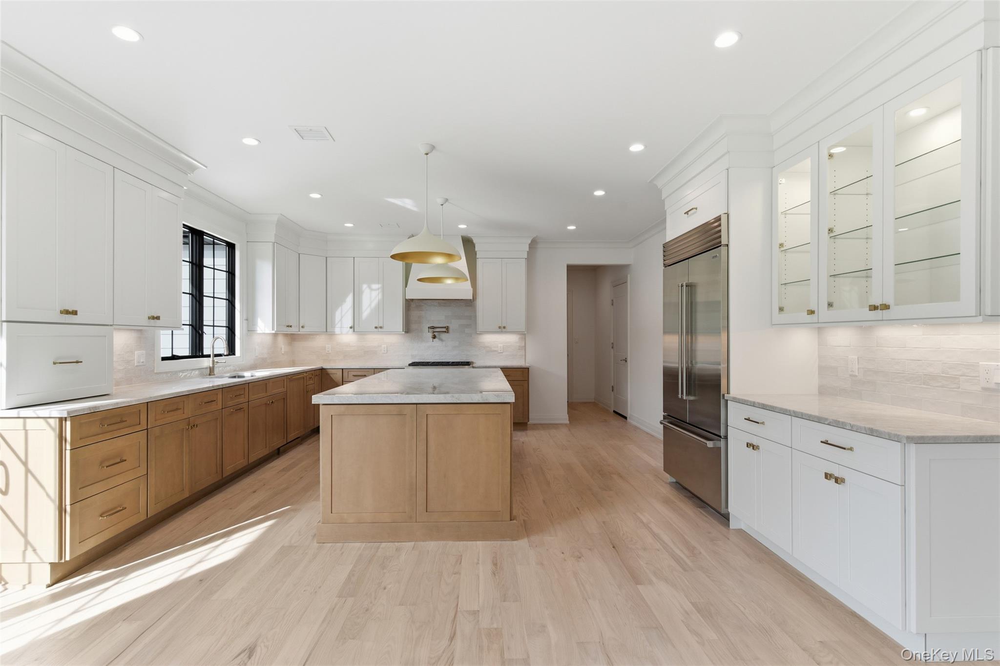 #15 photo, 16 Otsego Place, Jericho , NY 11753