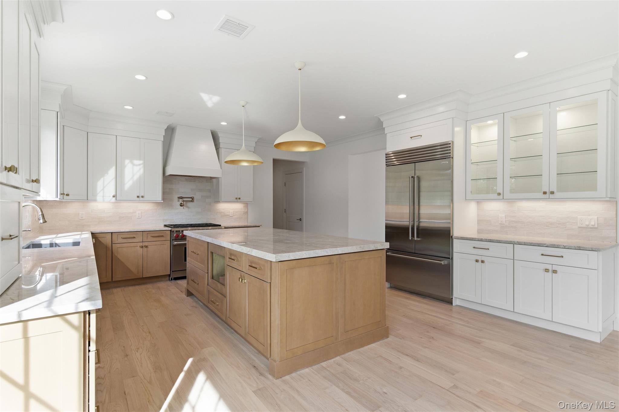 #17 photo, 16 Otsego Place, Jericho , NY 11753