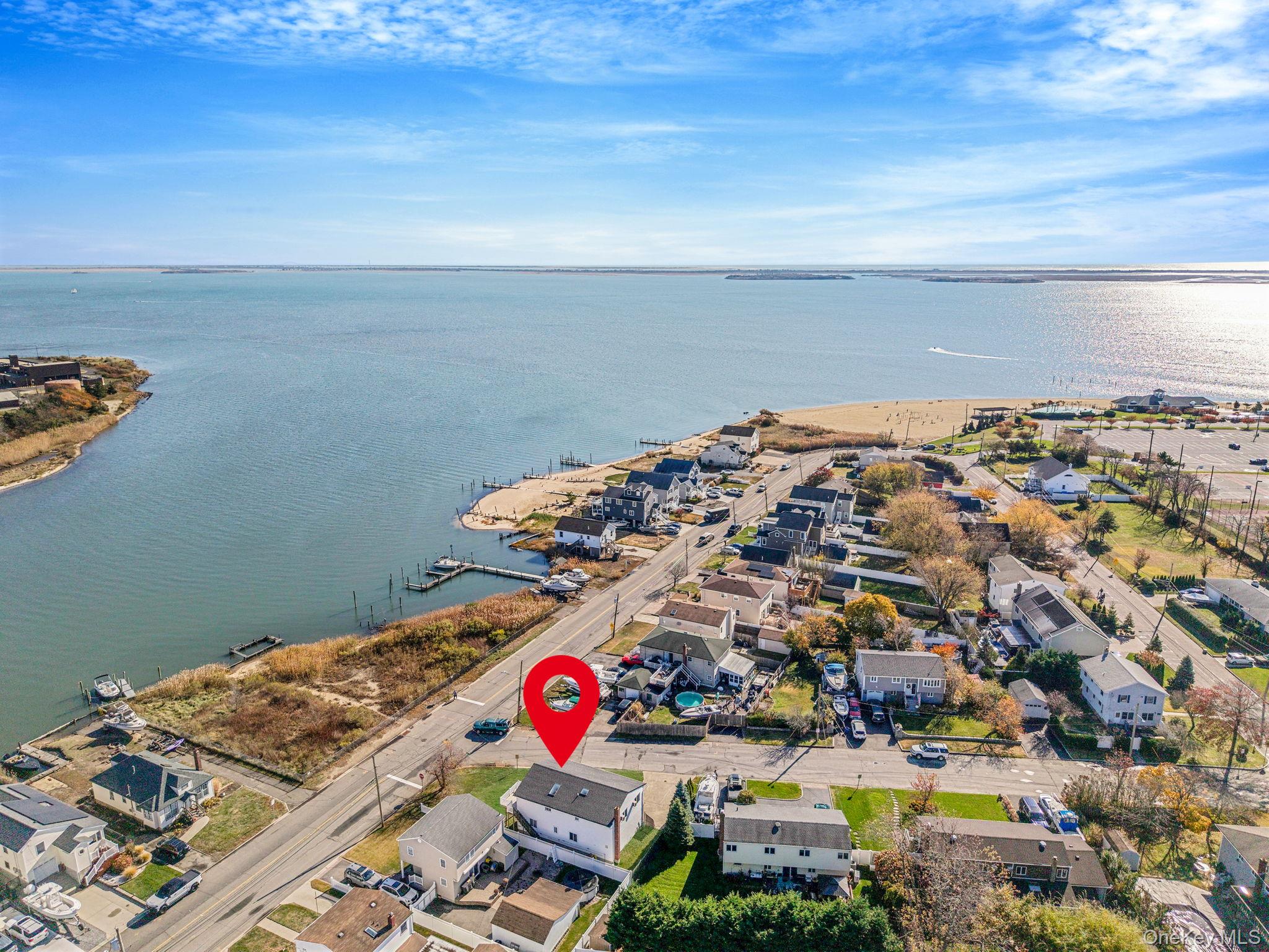 #11 photo, 4 Bay Place, Lindenhurst , NY 11757