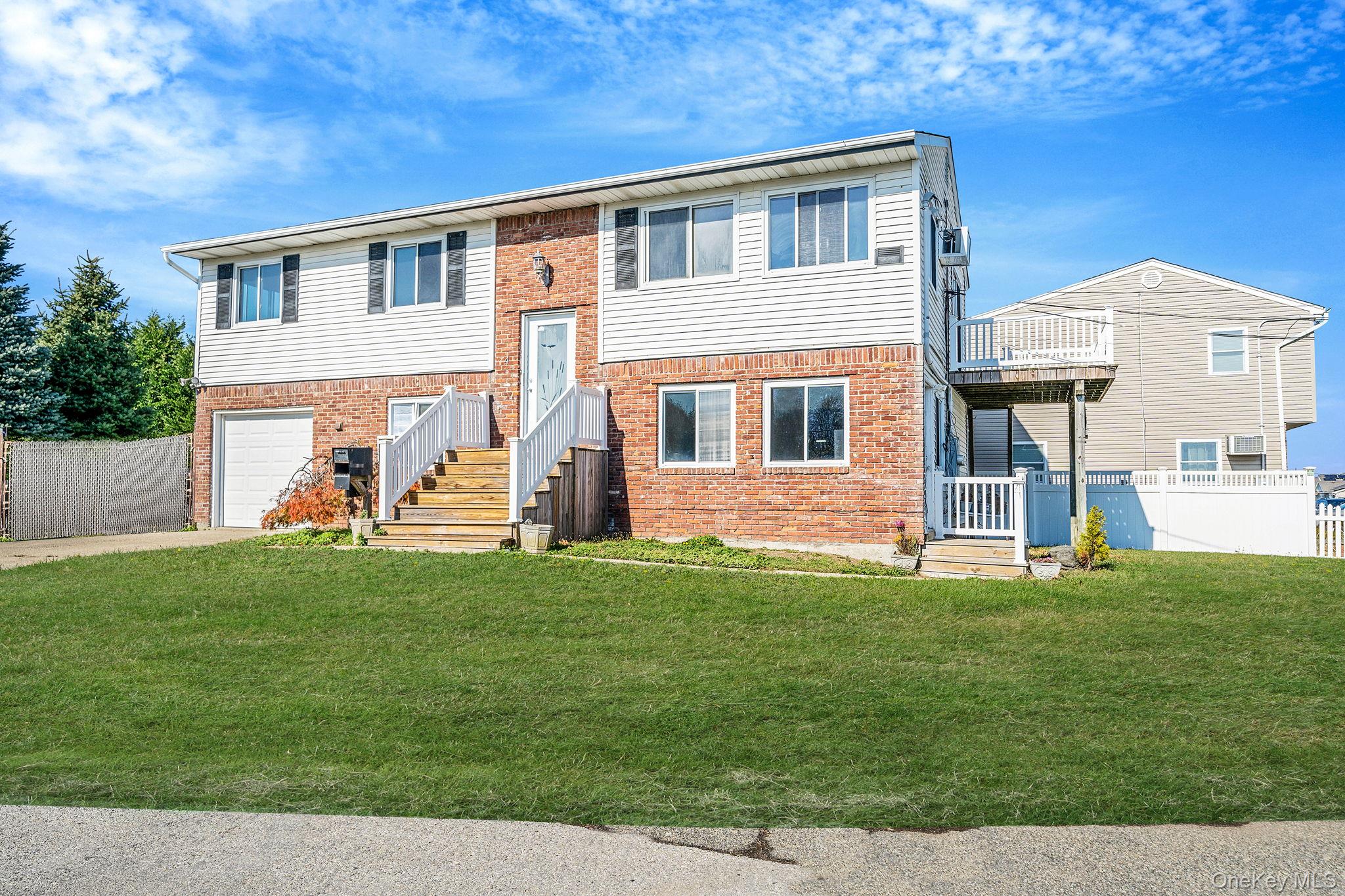 #3 photo, 4 Bay Place, Lindenhurst , NY 11757