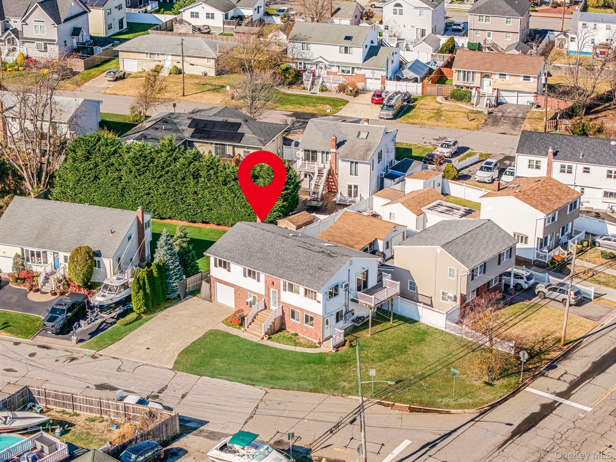 #7 photo, 4 Bay Place, Lindenhurst , NY 11757