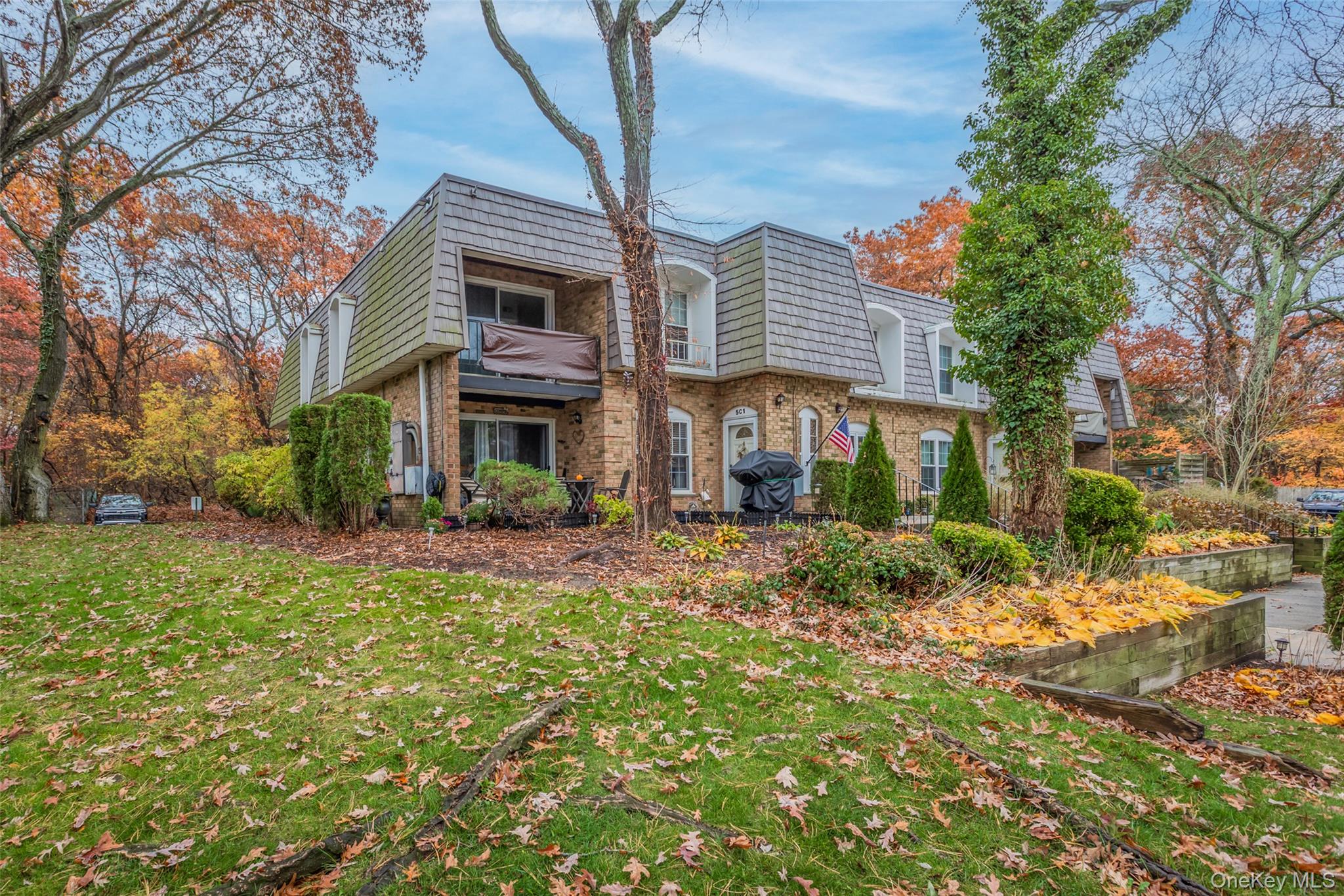 #1 photo, 655 Middle Country Road, Coram , NY 11727