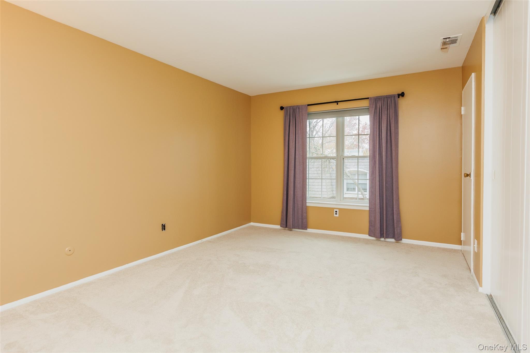 #12 photo, 655 Middle Country Road, Coram , NY 11727