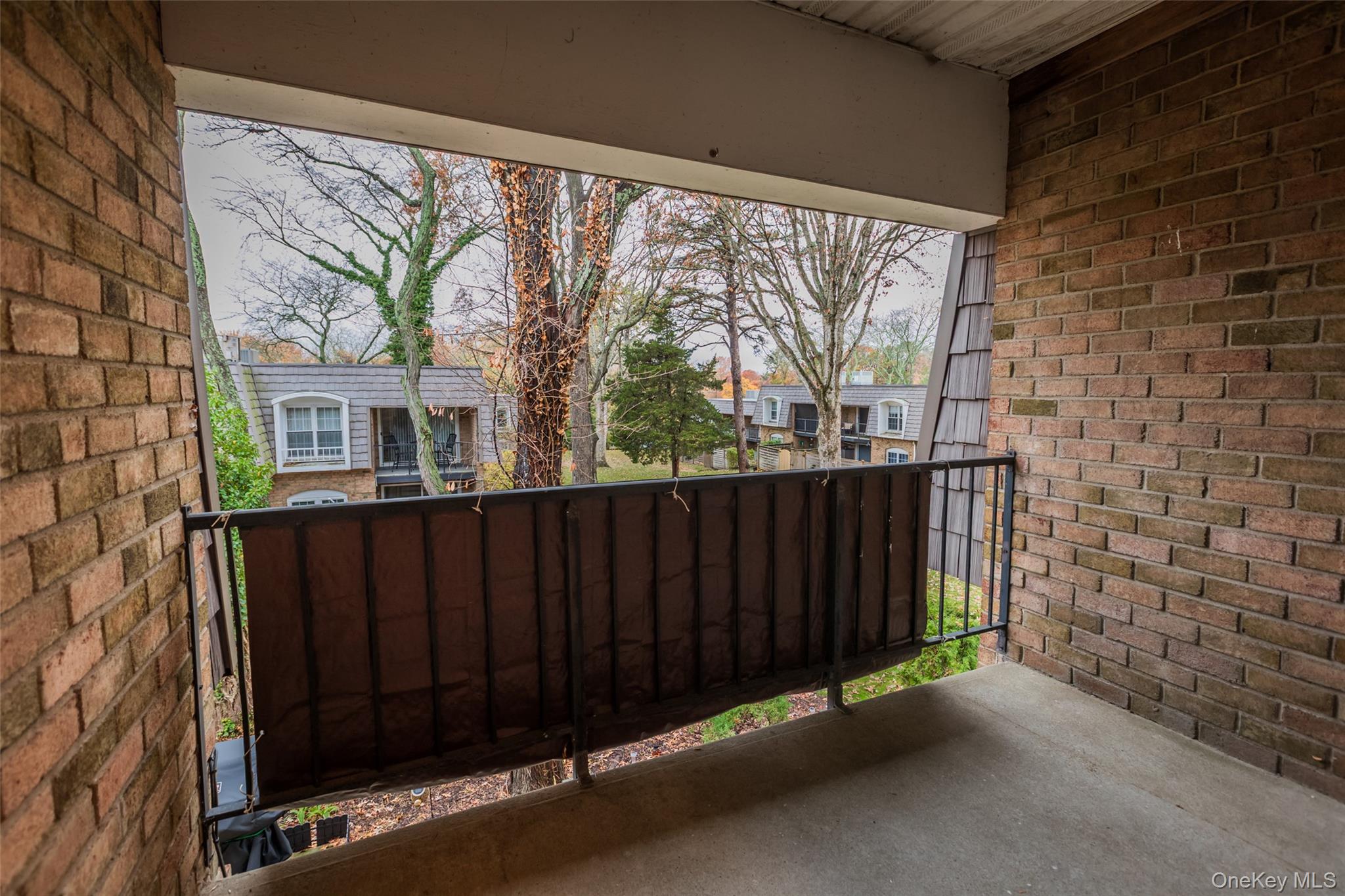 #15 photo, 655 Middle Country Road, Coram , NY 11727