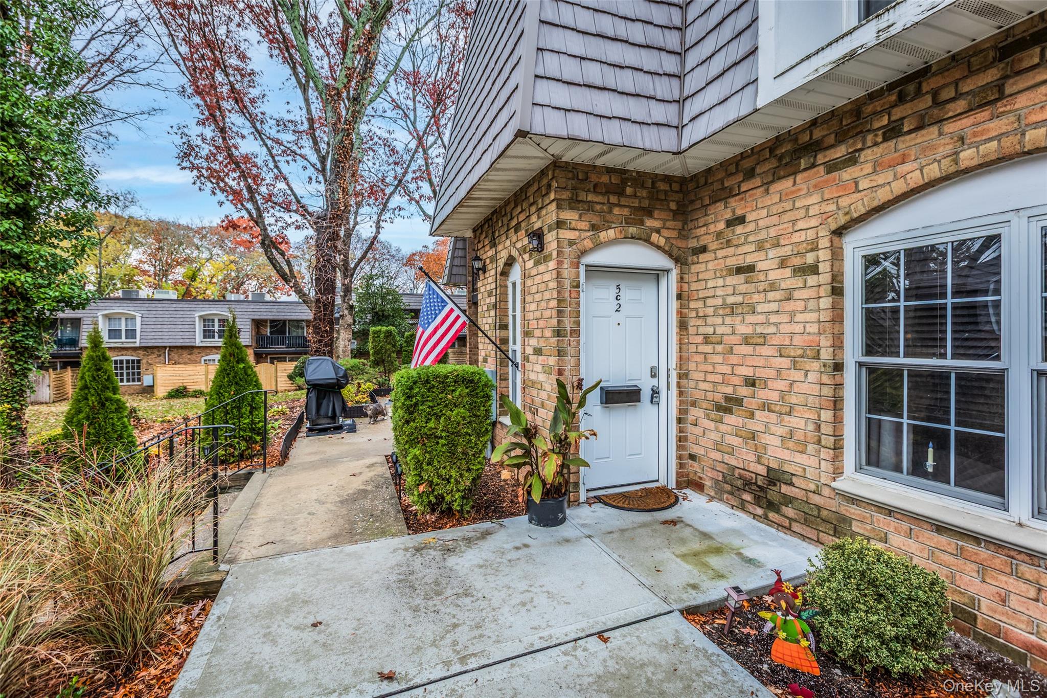 #3 photo, 655 Middle Country Road, Coram , NY 11727