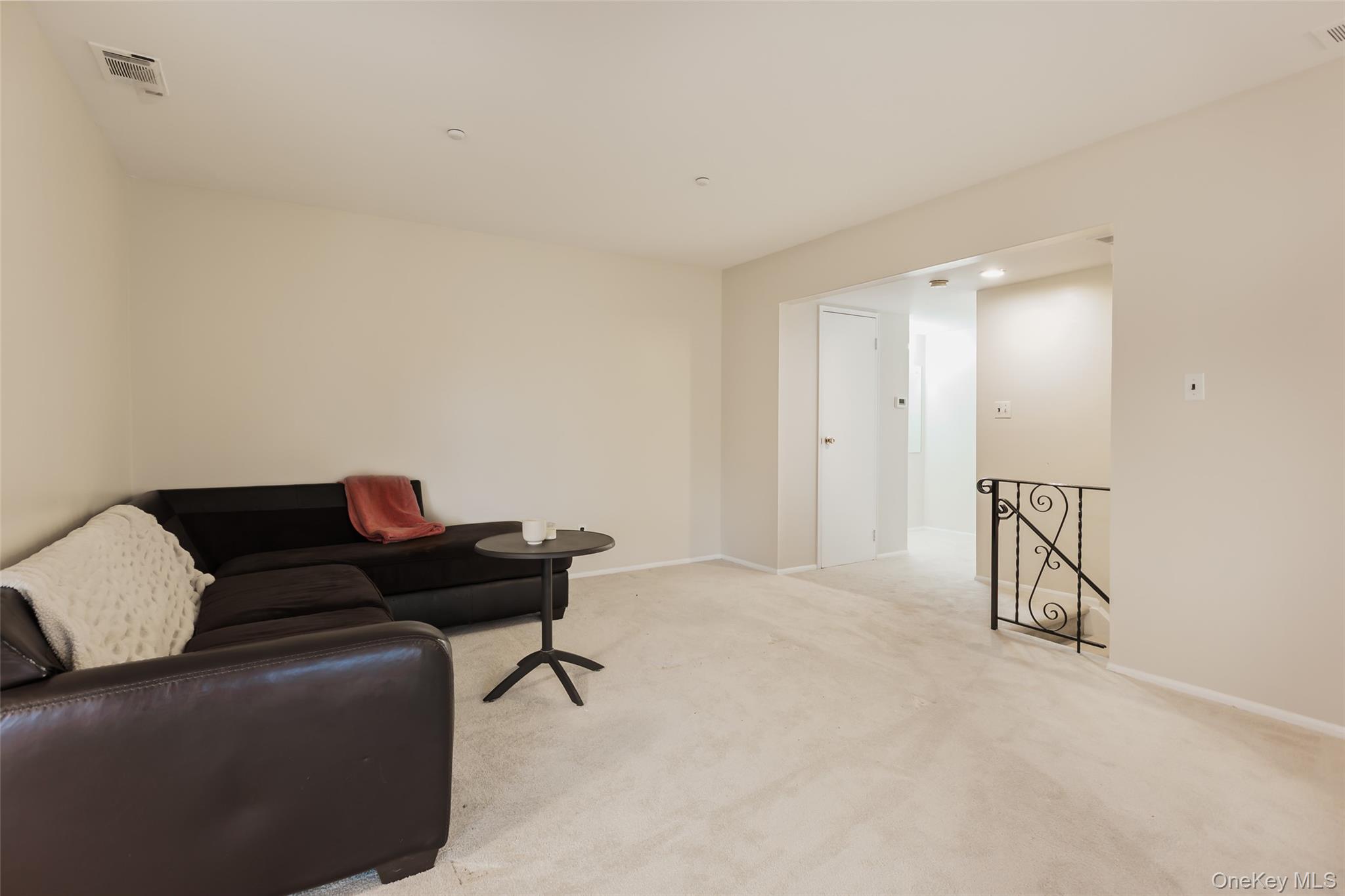 #5 photo, 655 Middle Country Road, Coram , NY 11727