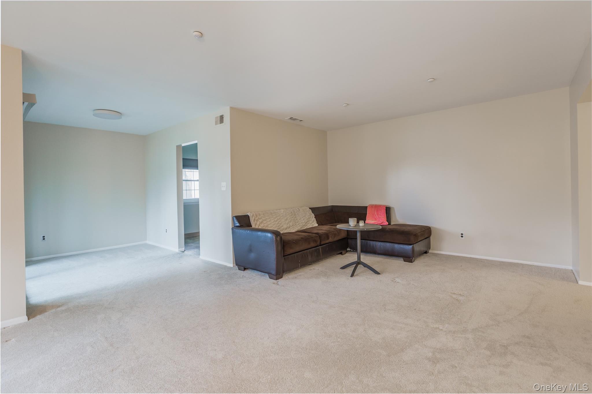 #6 photo, 655 Middle Country Road, Coram , NY 11727