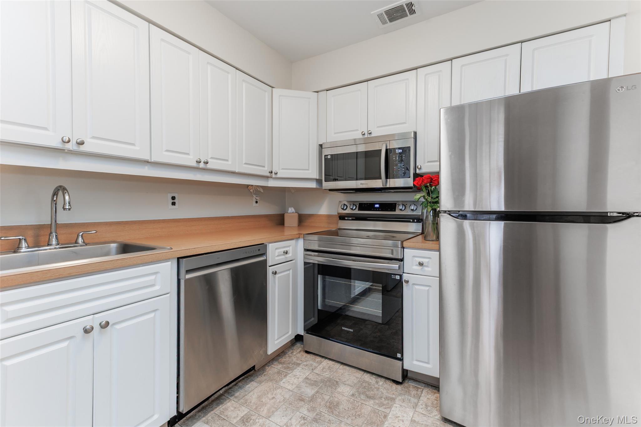 #8 photo, 655 Middle Country Road, Coram , NY 11727