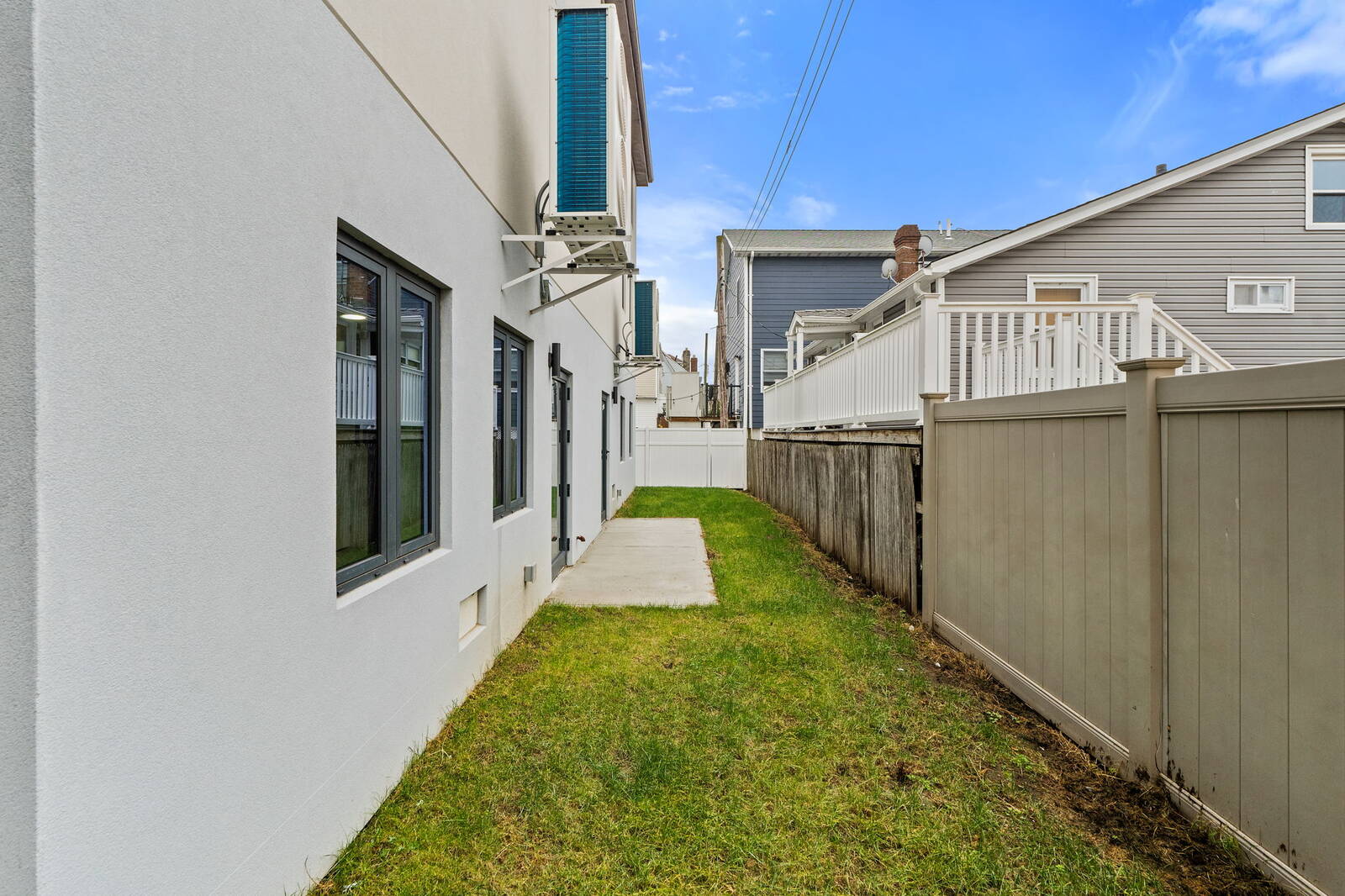 #12 photo, 33 Keen Ct, #1, Gerritsen Beach , NY 11229