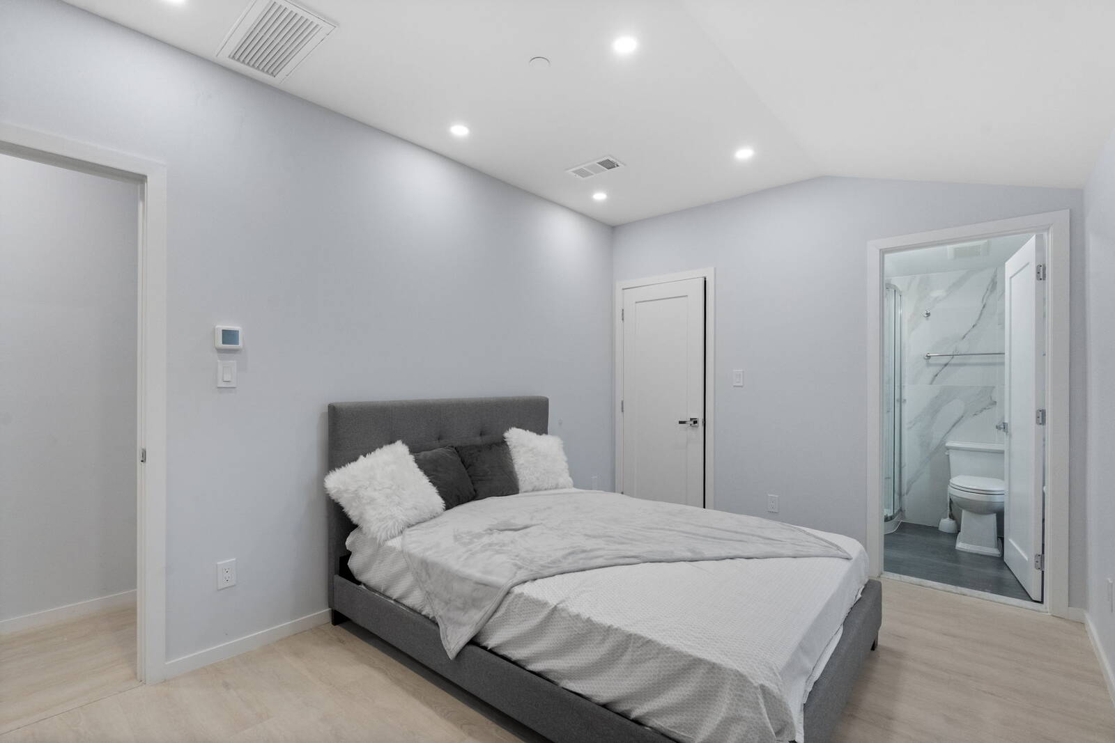 #28 photo, 33 Keen Ct, #1, Gerritsen Beach , NY 11229