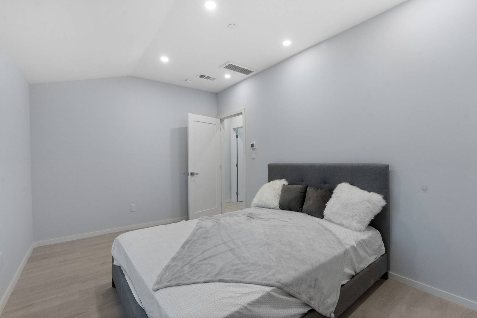 #29 photo, 33 Keen Ct, #1, Gerritsen Beach , NY 11229