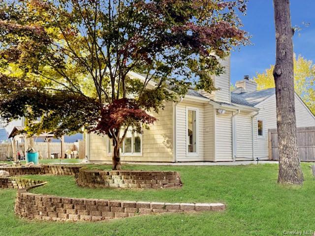 #5 photo, 8 Fox Hollow Lane, Ridge , NY 11961