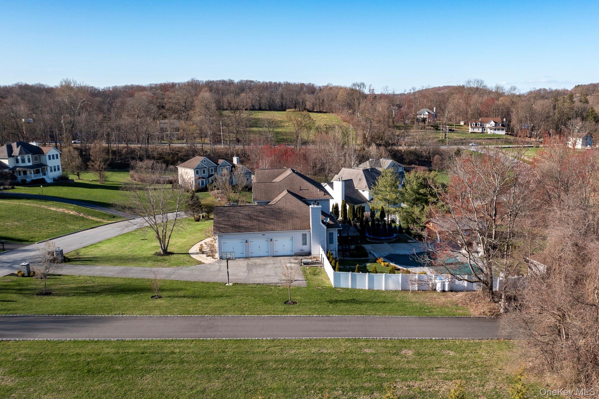 #4 photo, 107 Denniston Drive, New Windsor , NY 12553