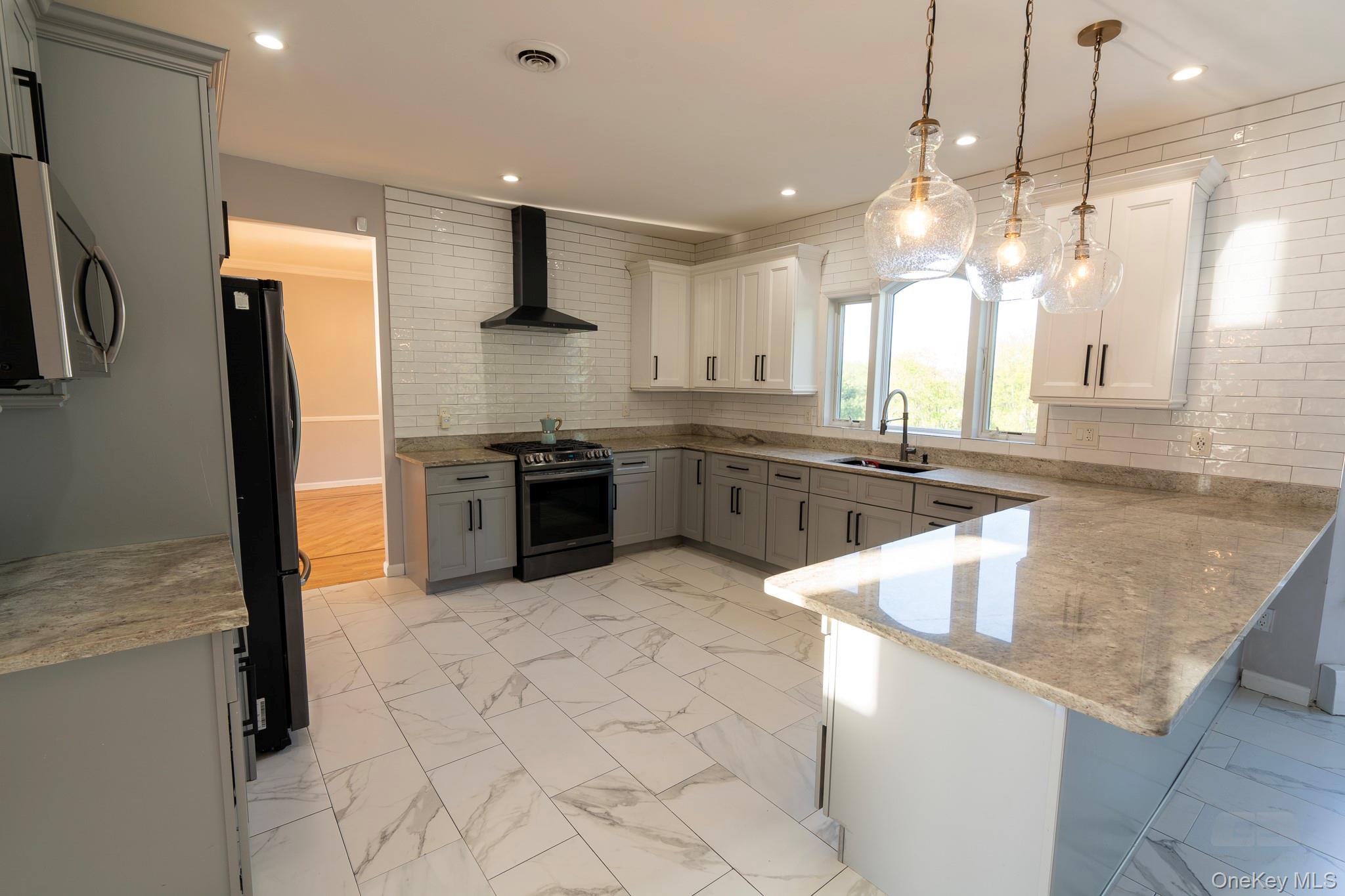 #7 photo, 107 Denniston Drive, New Windsor , NY 12553