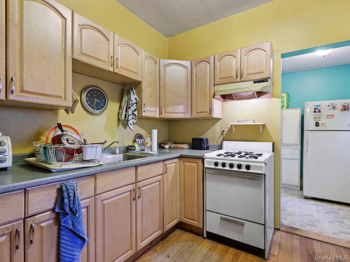 #14 photo, 192 Washington Avenue, Kingston , NY 12401