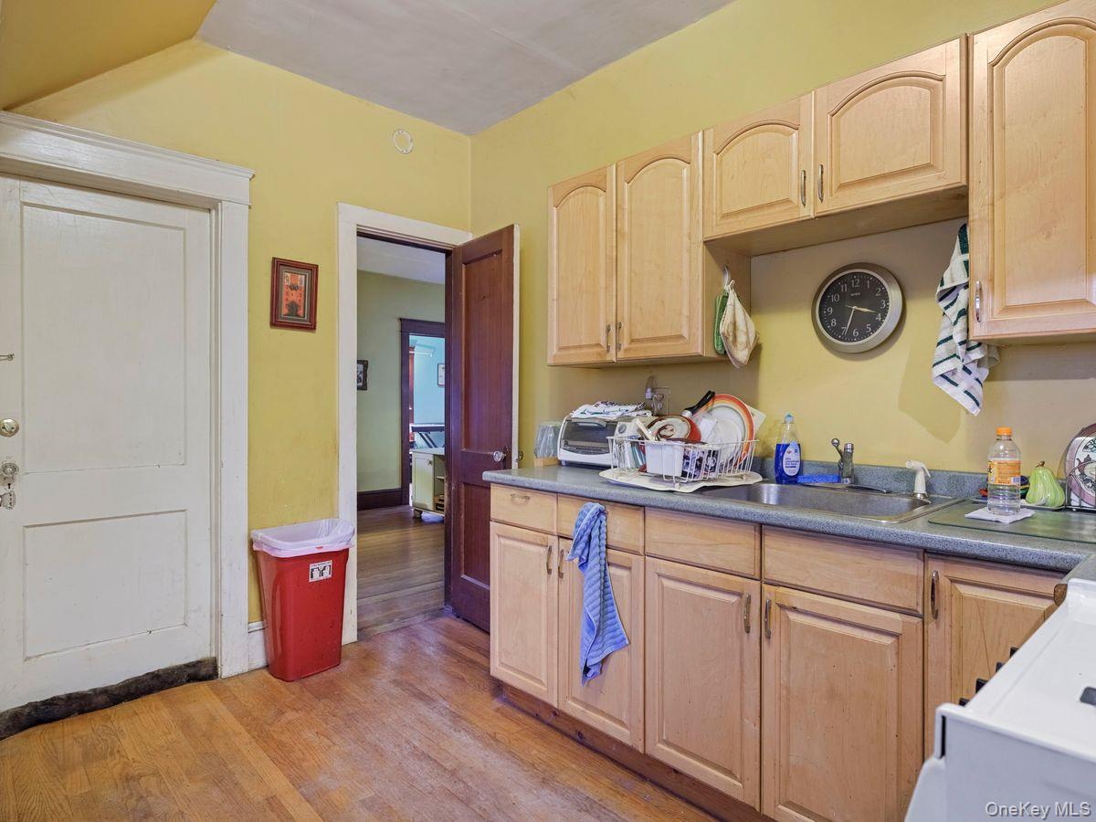 #15 photo, 192 Washington Avenue, Kingston , NY 12401