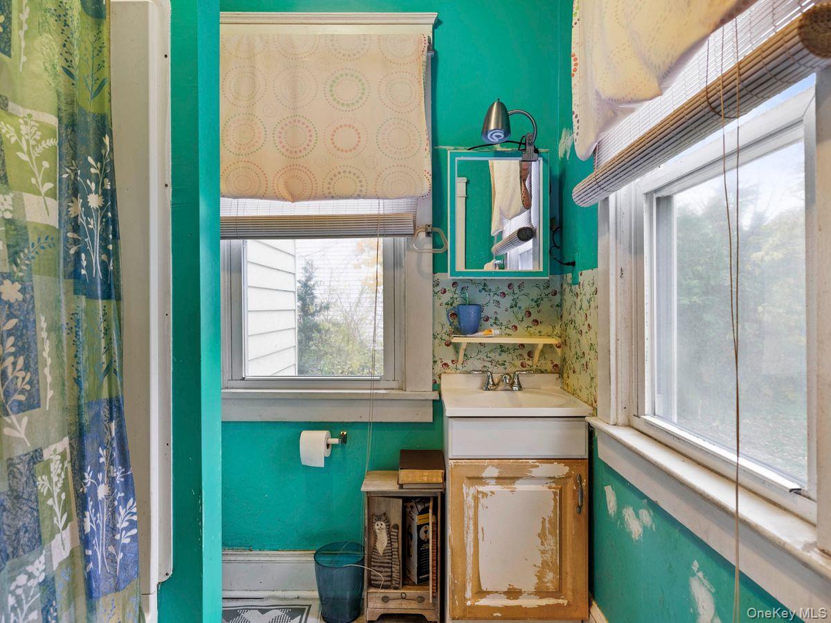 #17 photo, 192 Washington Avenue, Kingston , NY 12401