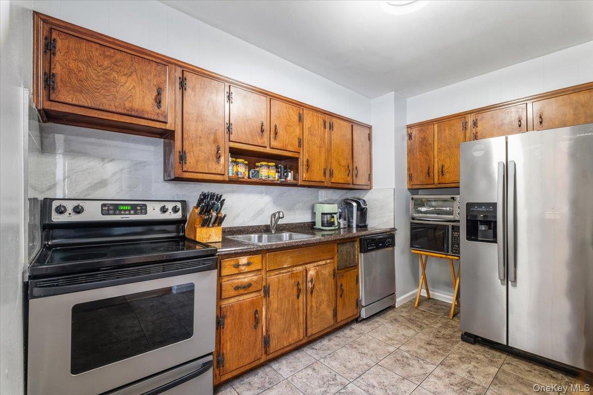 #10 photo, 16 Meadow Road, Montrose , NY 10548