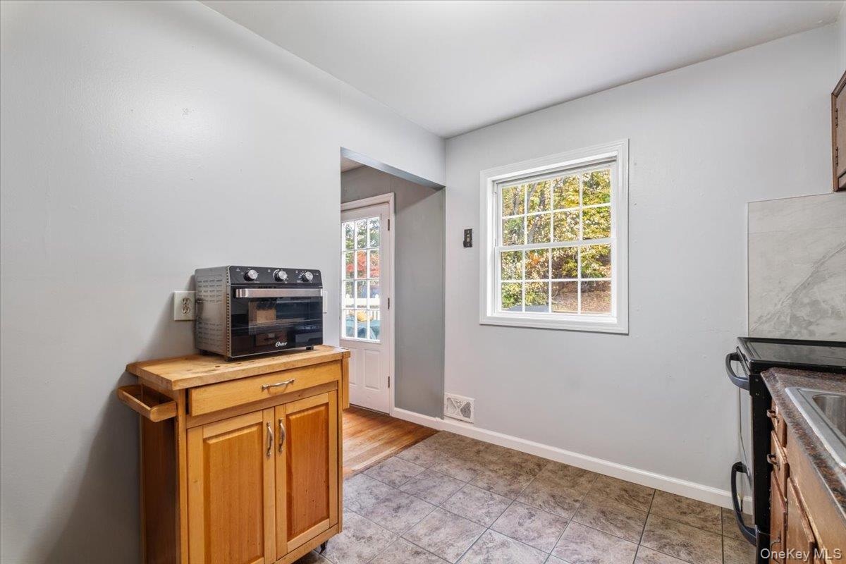 #12 photo, 16 Meadow Road, Montrose , NY 10548