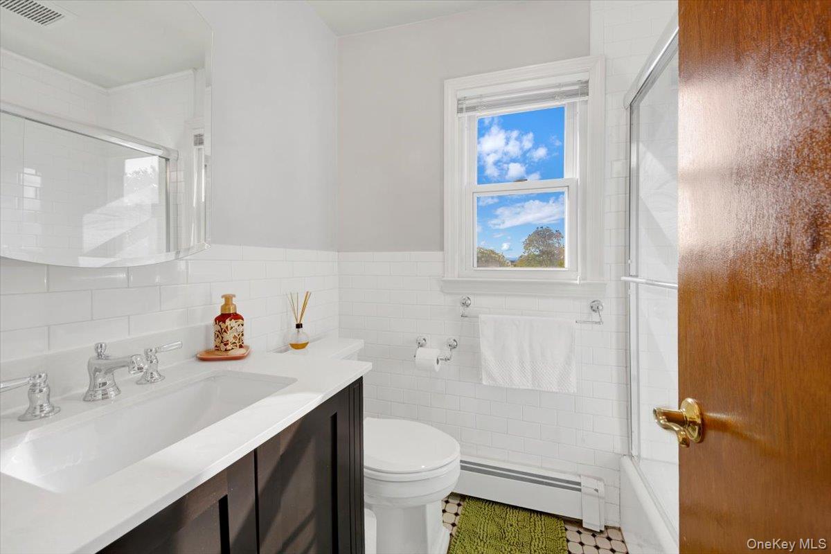 #19 photo, 37 aka 39 Deshon Avenue, Bronxville , NY 10708