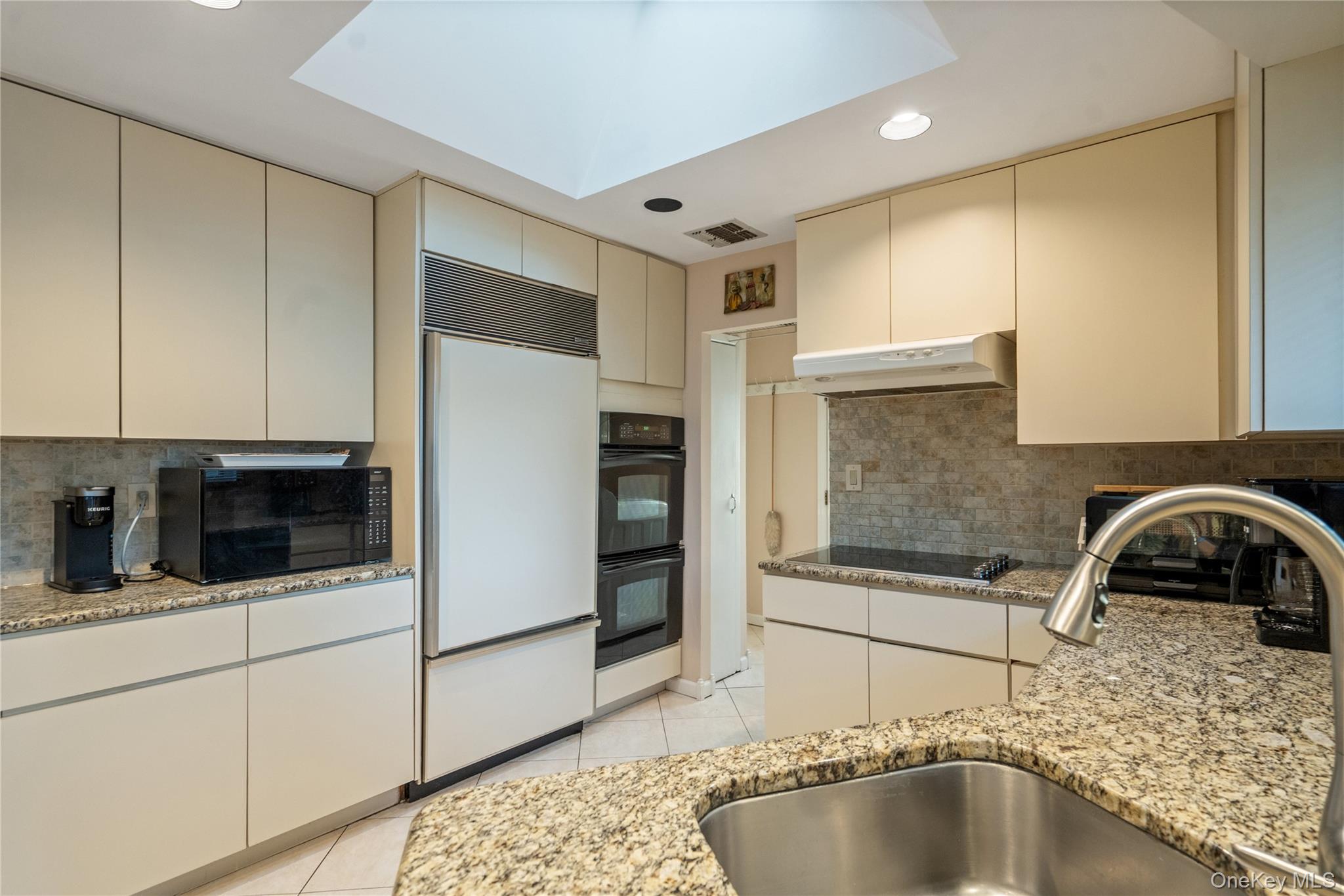 #13 photo, 48 Fairfield Drive, Dix Hills , NY 11746