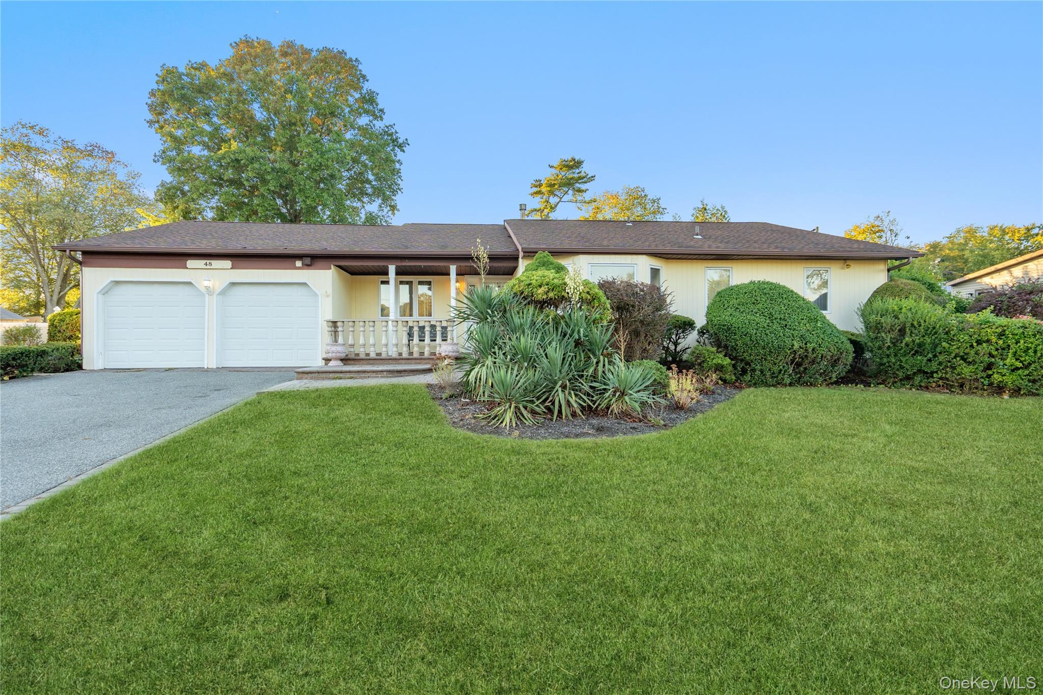 #2 photo, 48 Fairfield Drive, Dix Hills , NY 11746