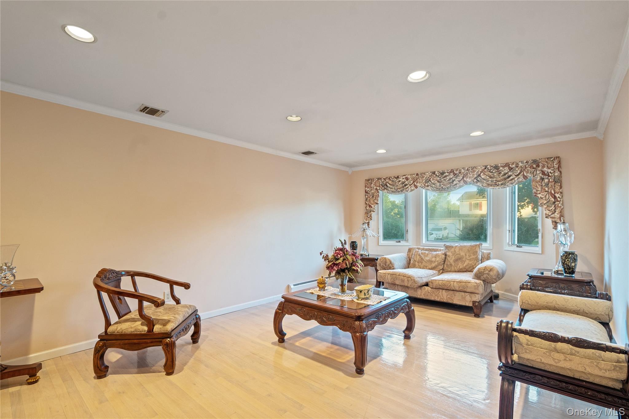 #5 photo, 48 Fairfield Drive, Dix Hills , NY 11746