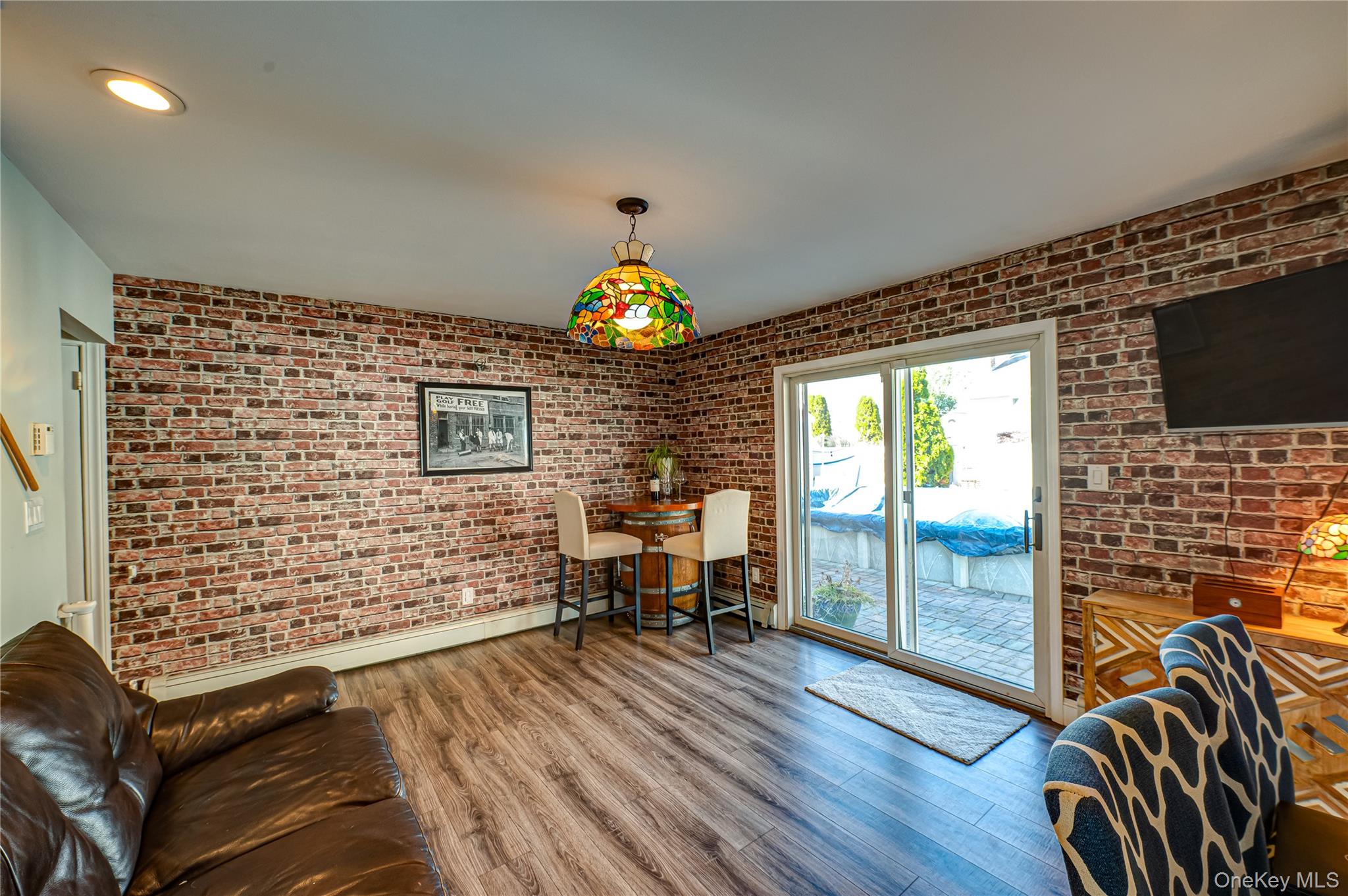 #12 photo, 1 Freedom Court, Babylon , NY 11702