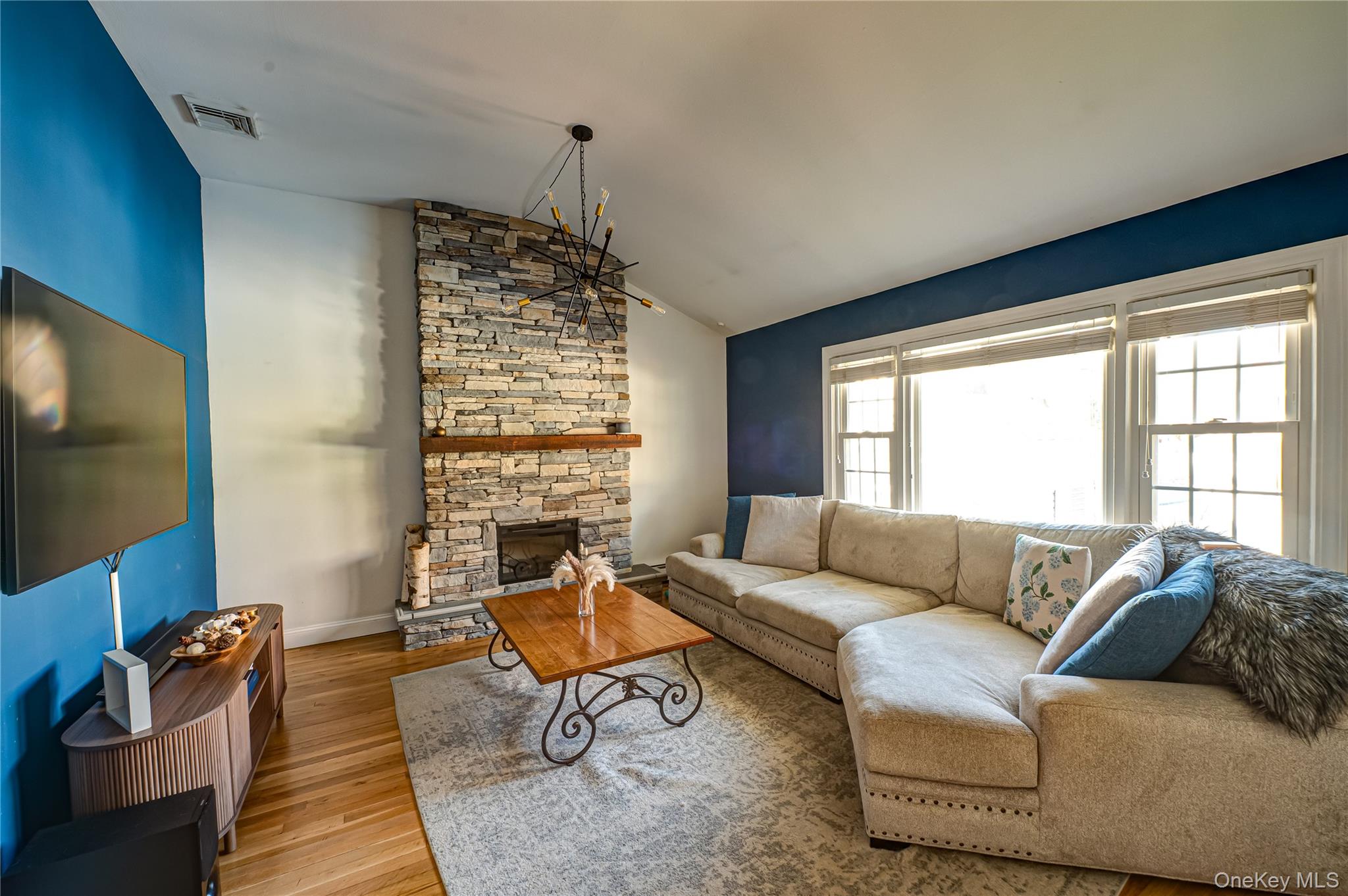 #13 photo, 1 Freedom Court, Babylon , NY 11702