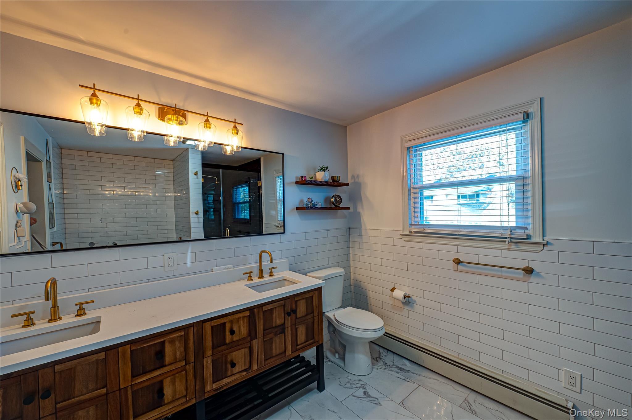 #16 photo, 1 Freedom Court, Babylon , NY 11702