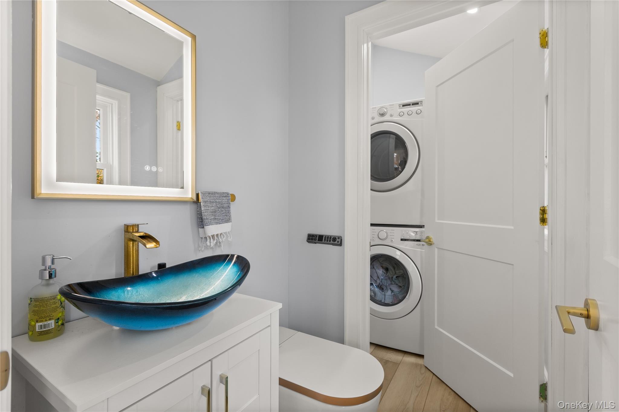 #11 photo, 272 Ocean Avenue, Islip , NY 11751