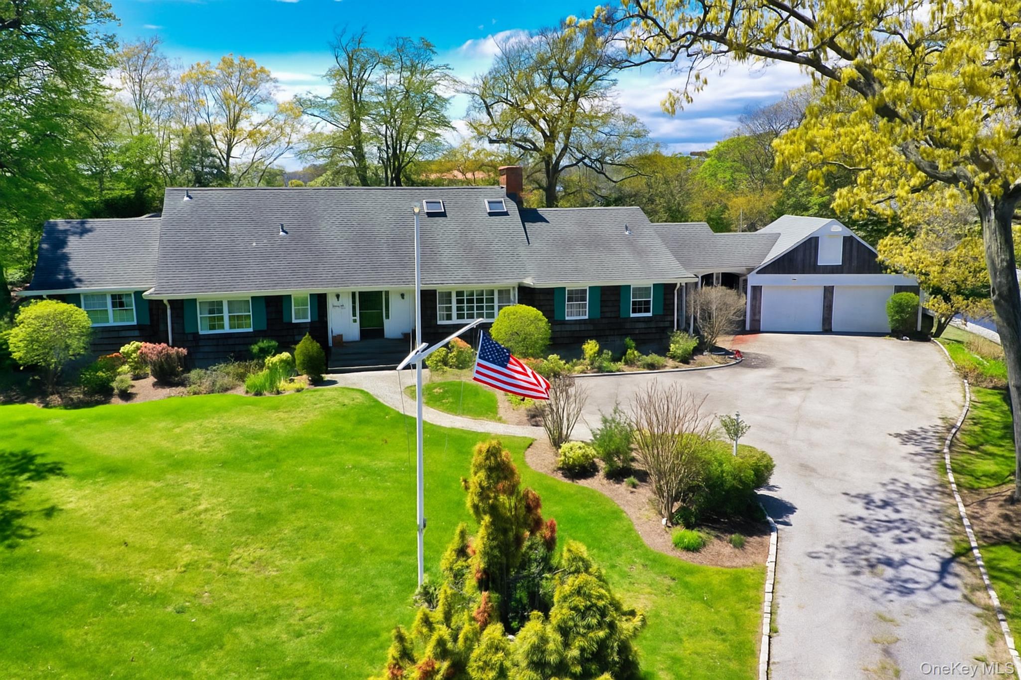 #2 photo, 272 Ocean Avenue, Islip , NY 11751