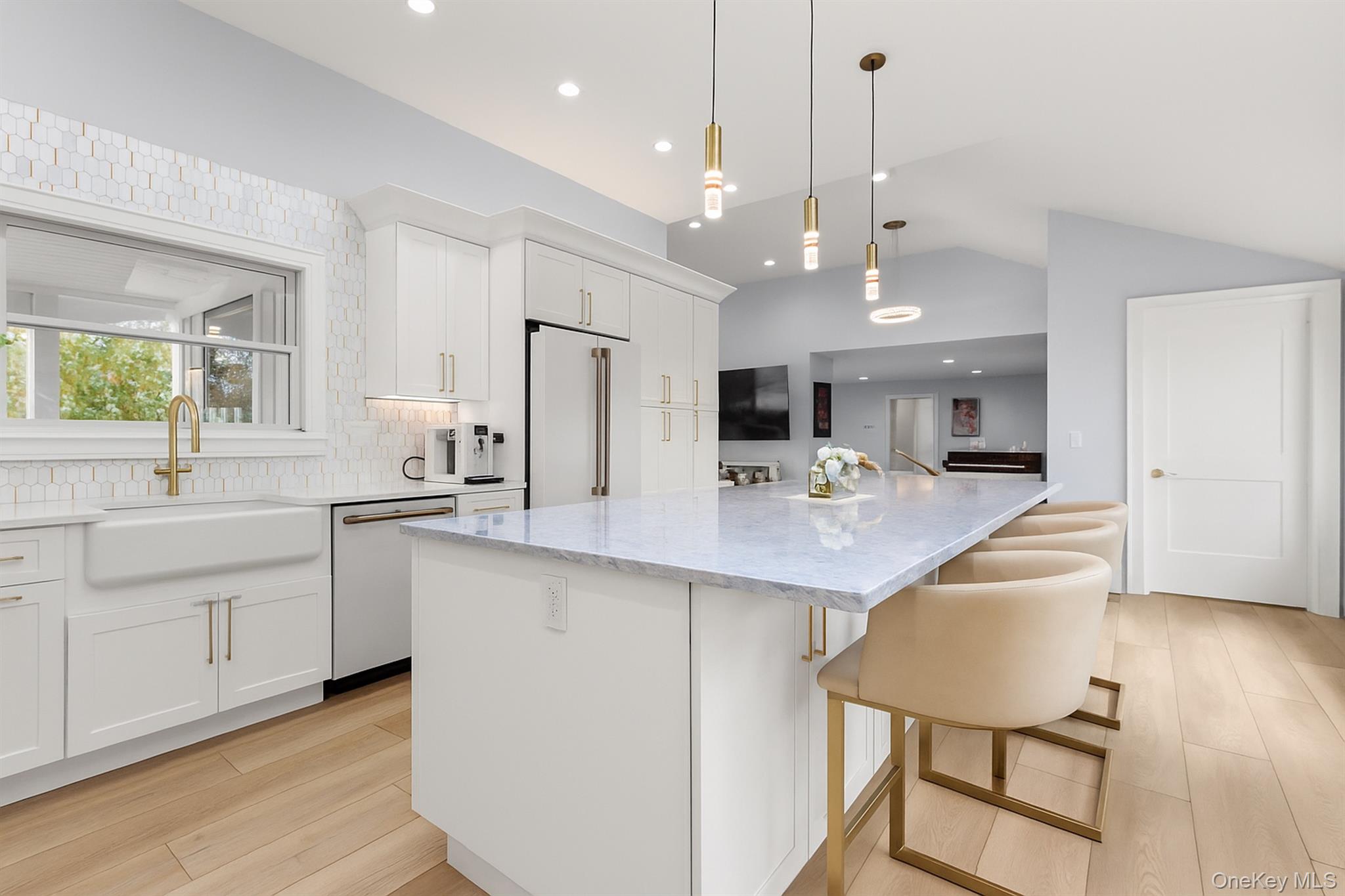 #9 photo, 272 Ocean Avenue, Islip , NY 11751