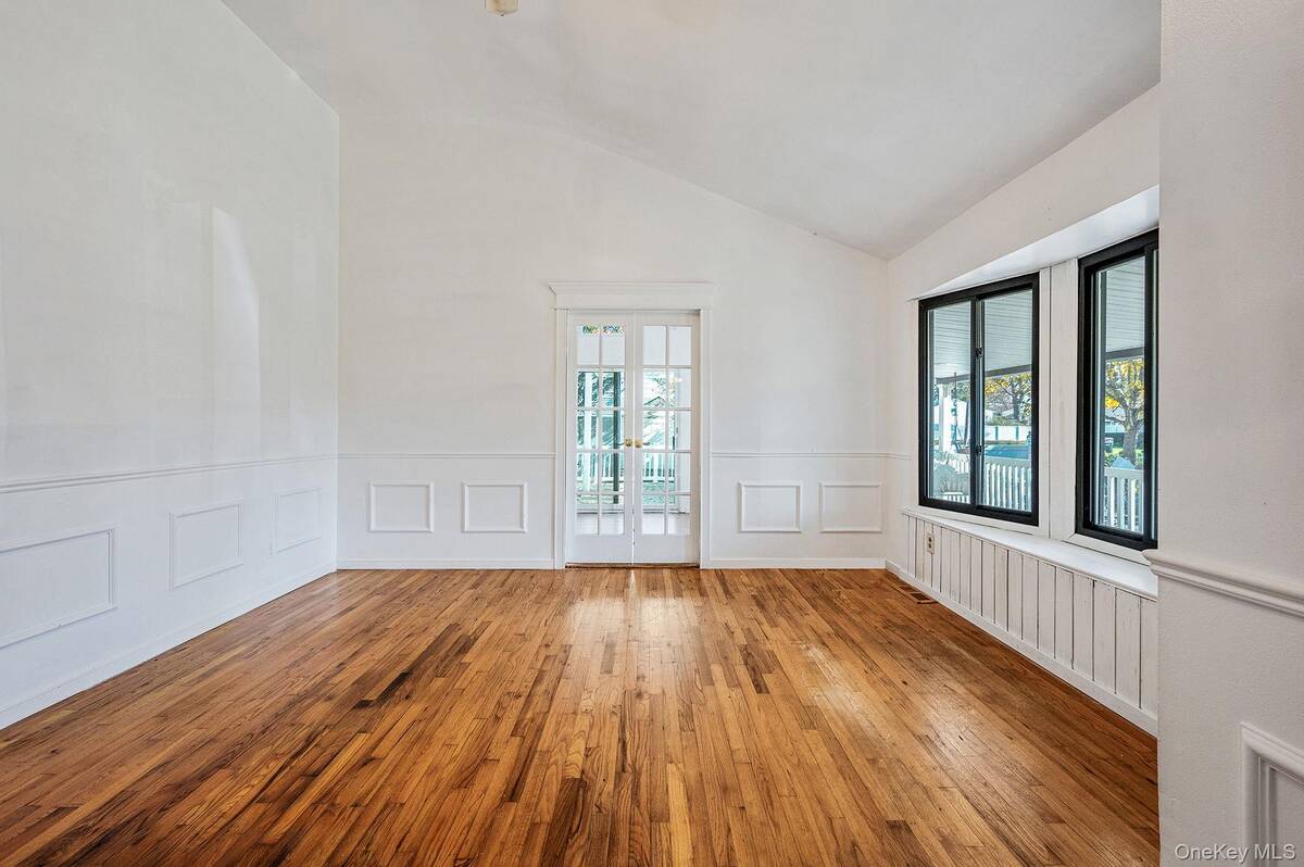 #15 photo, 1401 Race Avenue, サフォーク郡 Medford , NY 11763