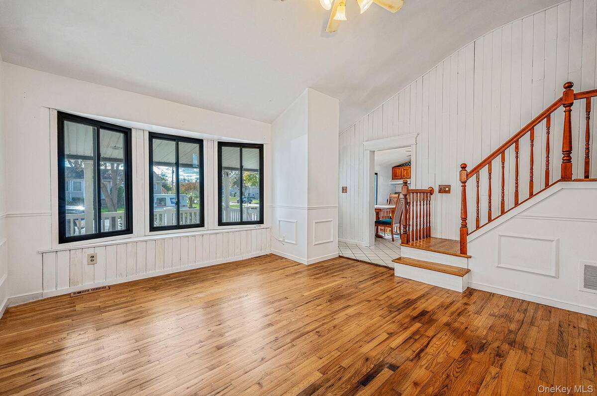 #17 photo, 1401 Race Avenue, サフォーク郡 Medford , NY 11763