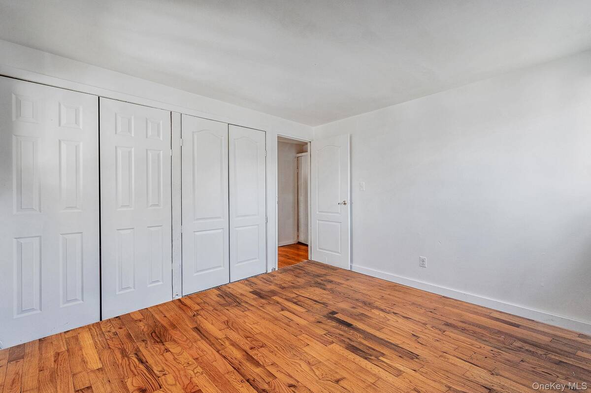 #33 photo, 1401 Race Avenue, サフォーク郡 Medford , NY 11763