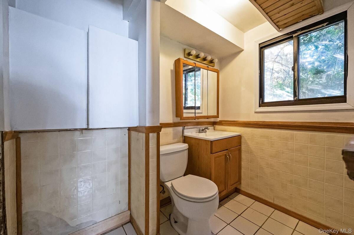 #41 photo, 1401 Race Avenue, サフォーク郡 Medford , NY 11763