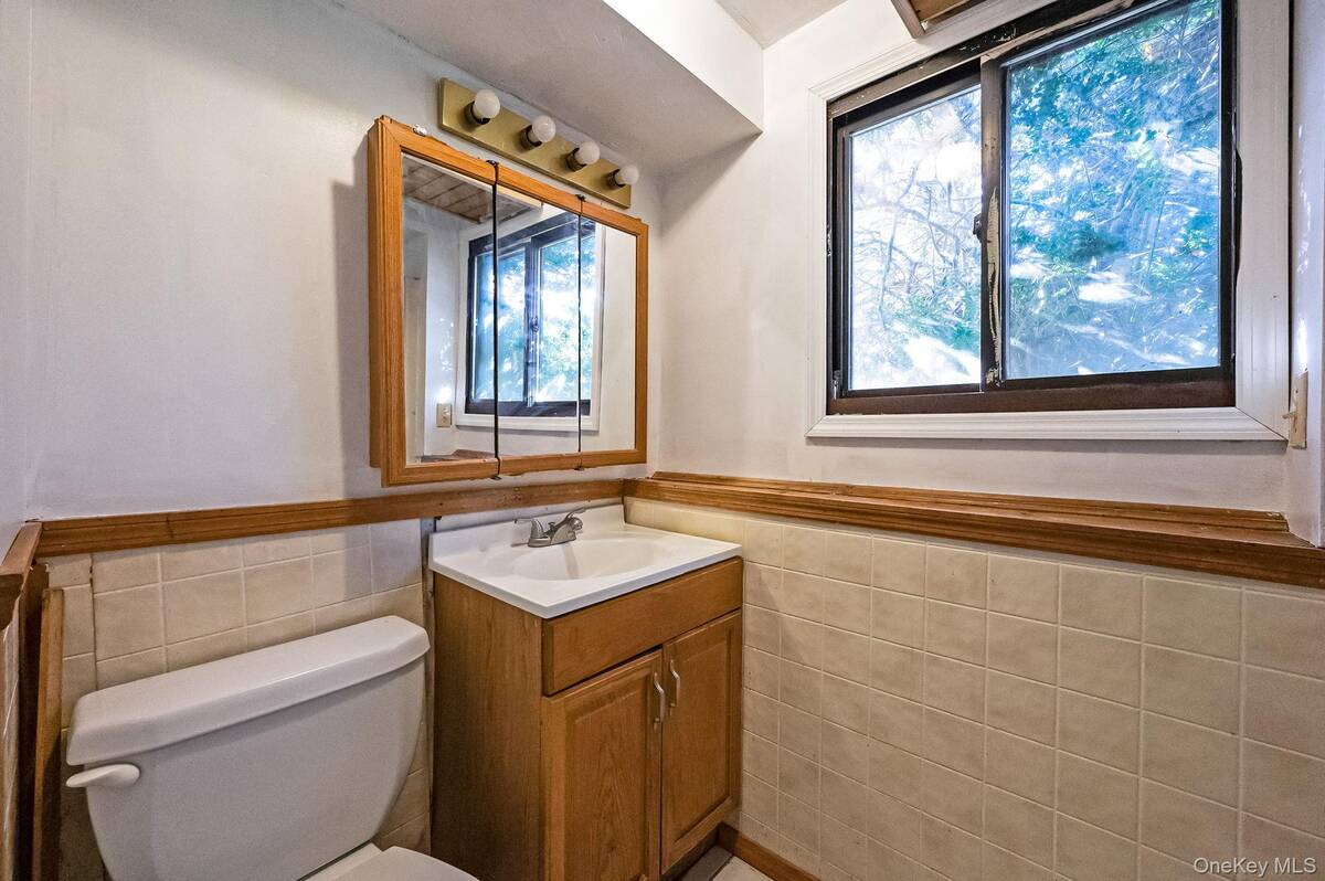 #42 photo, 1401 Race Avenue, サフォーク郡 Medford , NY 11763