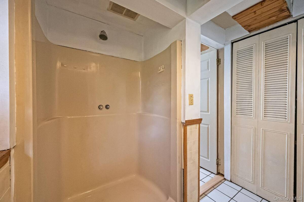 #43 photo, 1401 Race Avenue, サフォーク郡 Medford , NY 11763