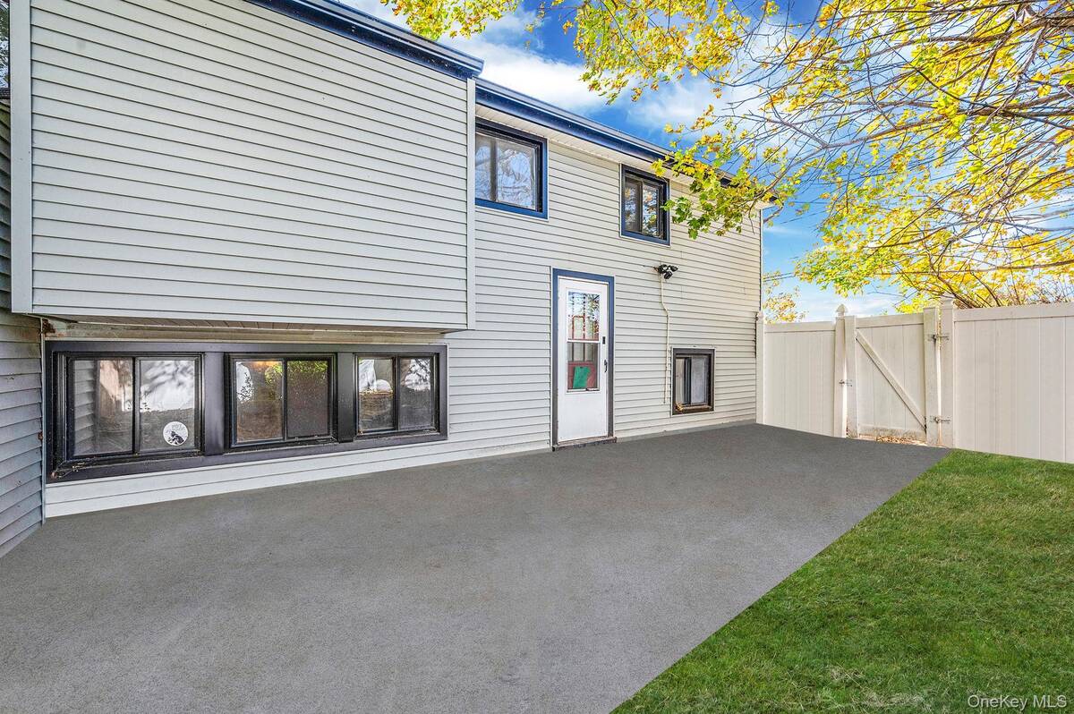 #8 photo, 1401 Race Avenue, サフォーク郡 Medford , NY 11763