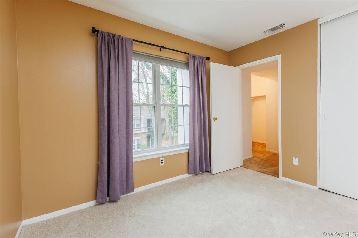 #12 photo, 655 Middle Country Road, #5C2, サフォーク郡 Coram , NY 11727