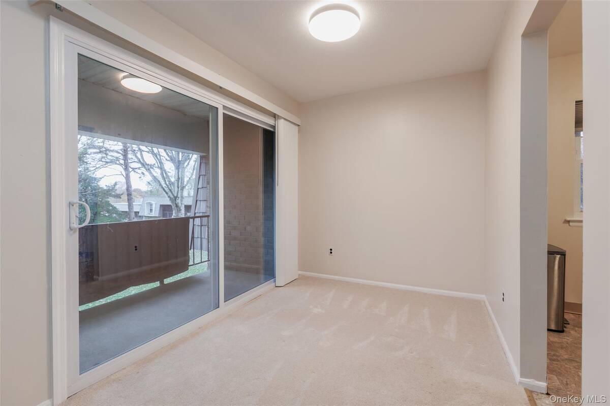 #6 photo, 655 Middle Country Road, #5C2, サフォーク郡 Coram , NY 11727