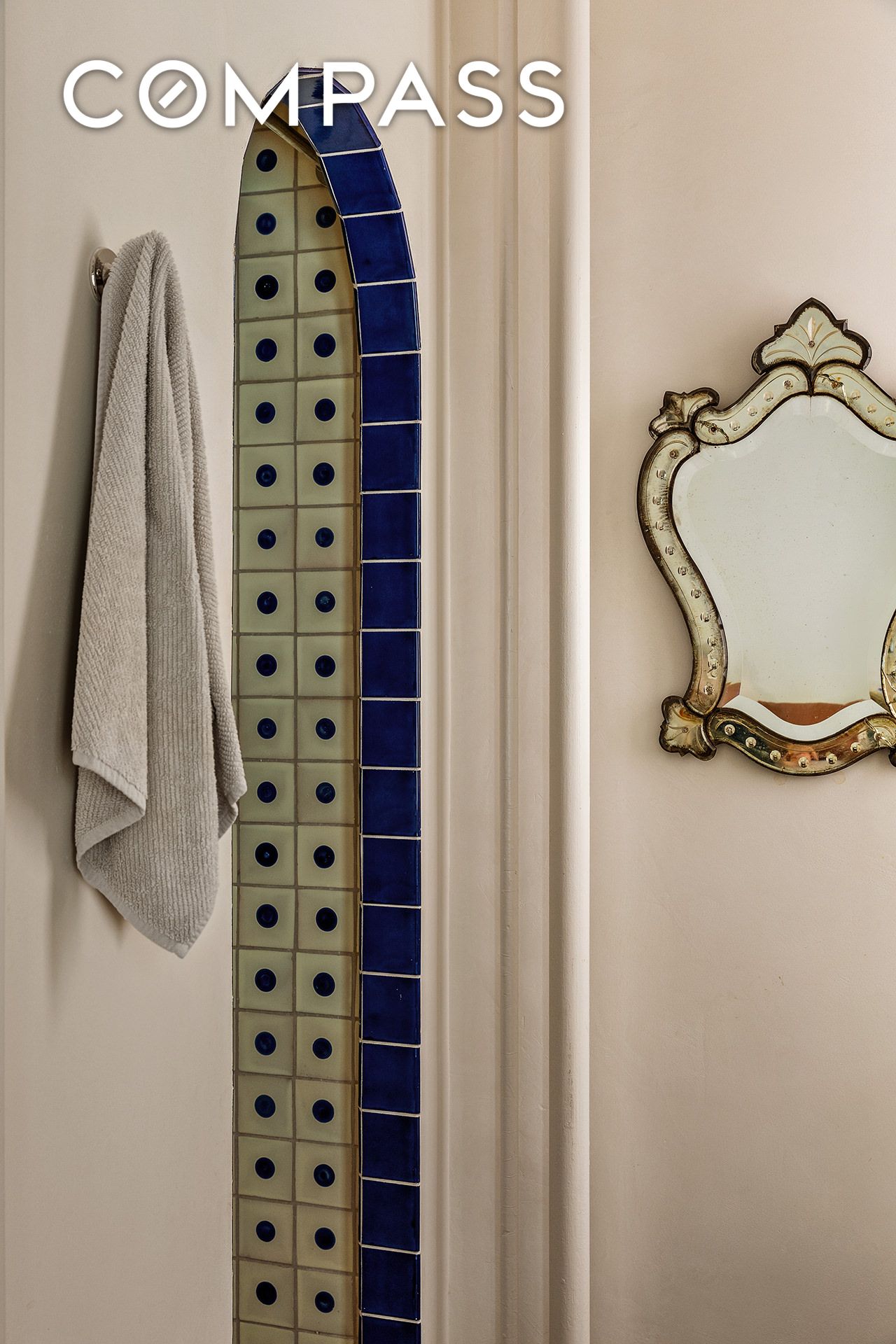 #11 photo, 21 E 10th Street, Greenwich Village , NY 10003